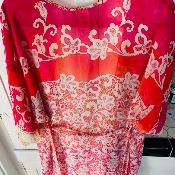 Boho Anthropologie “In Bloom” Silk Sheer Red & Pink🌺Floral & Lace Robe w/Belt - Picture 3 of 16